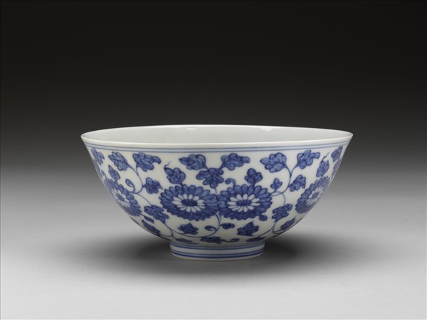青花菊花紋碗