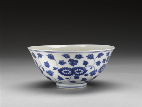 青花菊花紋碗