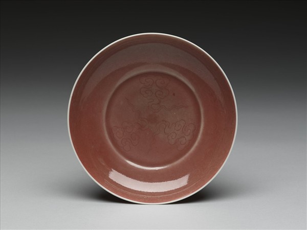 霽紅釉雲龍紋盤