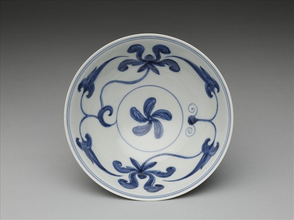 青花萱草紋碗
