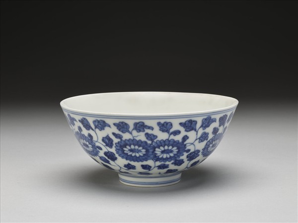 青花菊花紋碗