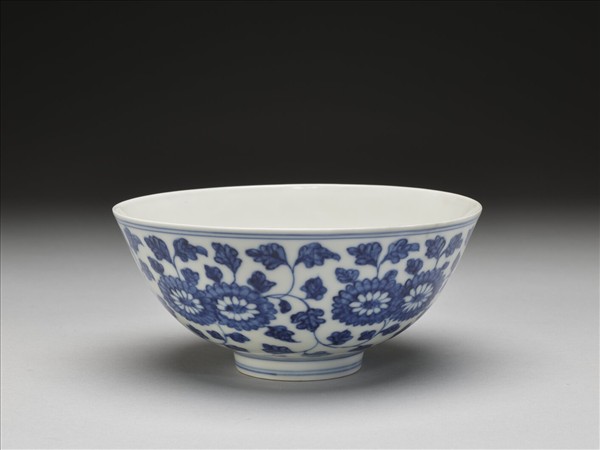 青花菊花紋碗