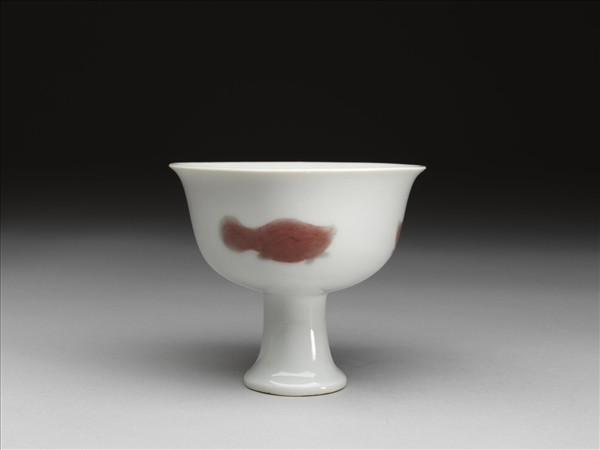 釉裡紅三魚紋高足盅