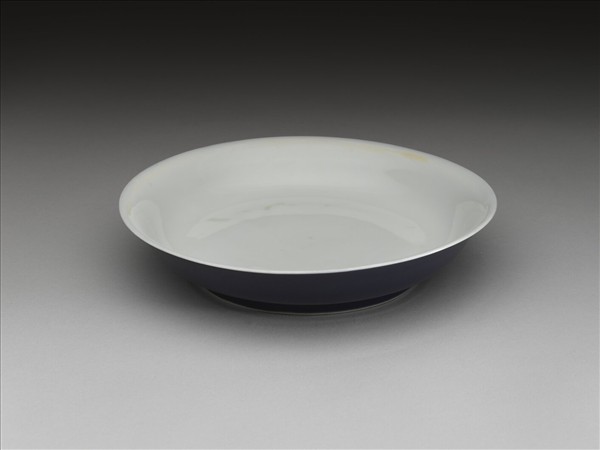 霽青釉白裡盤