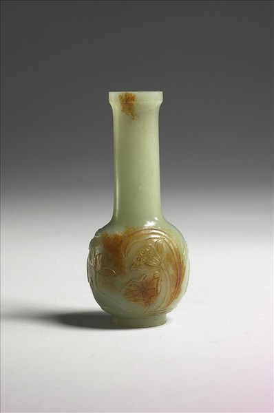 玉荷花紋瓶