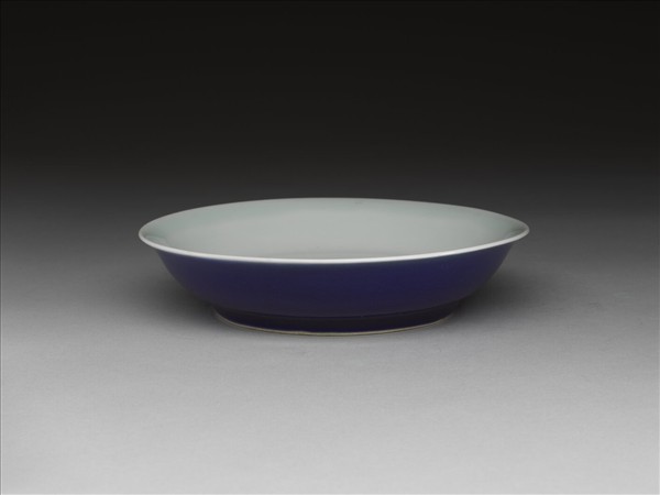 霽青釉白裡盤