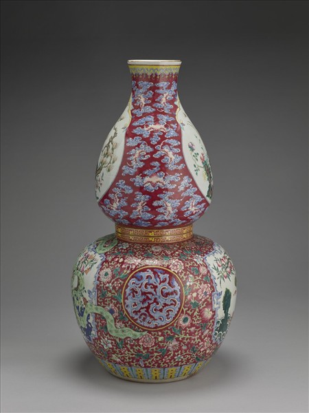 粉彩紅地花鳥紋葫蘆瓶