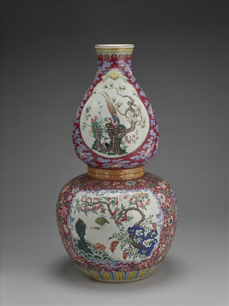 粉彩紅地花鳥紋葫蘆瓶