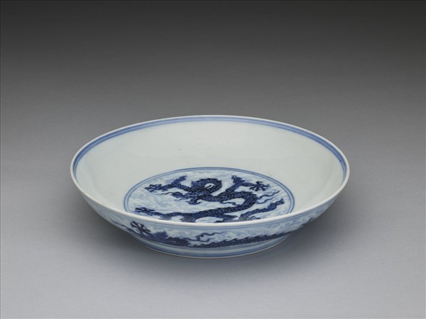 青花波濤龍紋盤