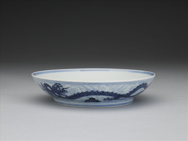 青花波濤龍紋盤
