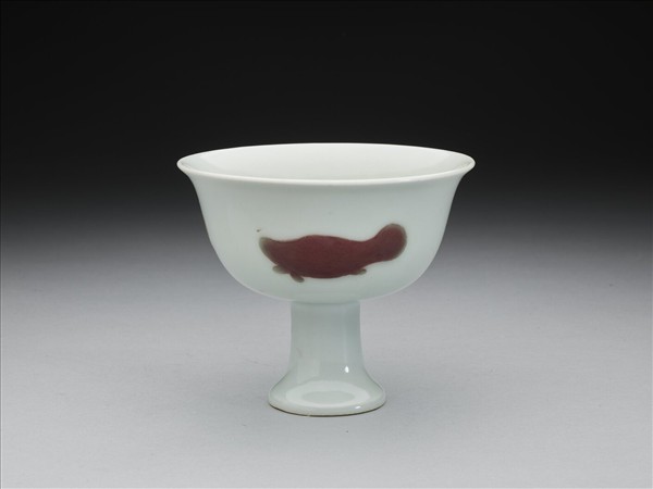 釉裡紅三魚紋高足碗