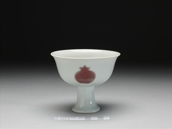 釉裡紅三果紋高足杯