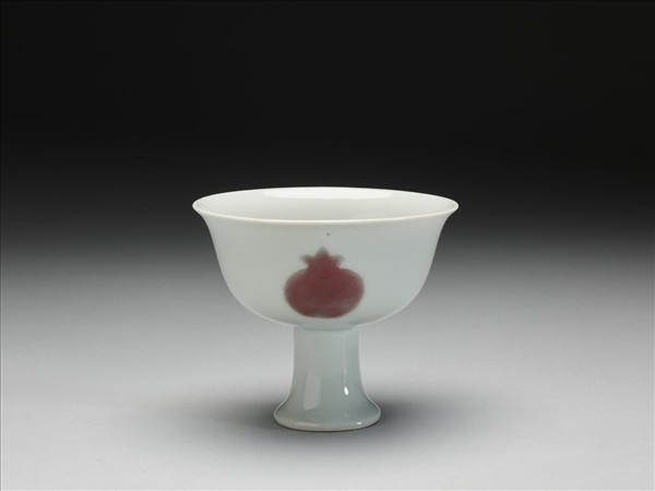 釉裡紅三果紋高足杯