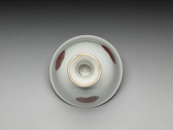 釉裡紅三果紋高足杯