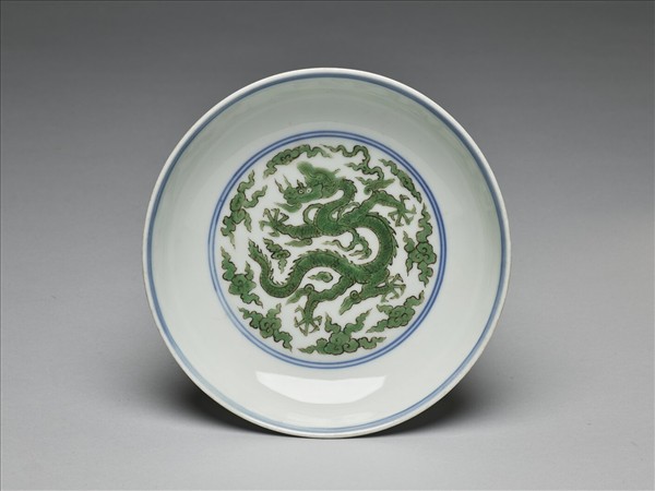 青花綠彩五龍紋盤