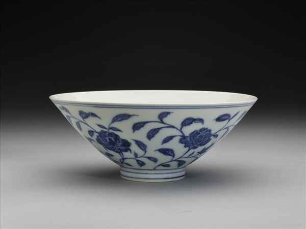 青花月季花紋碗