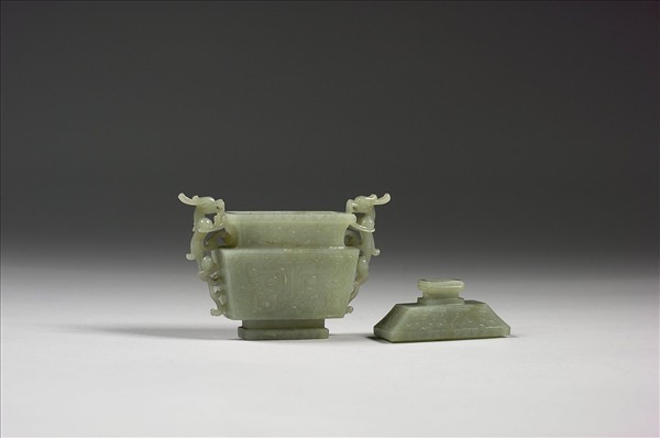 玉雕獸面紋長方爐