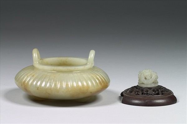 玉扁圓形直紋爐