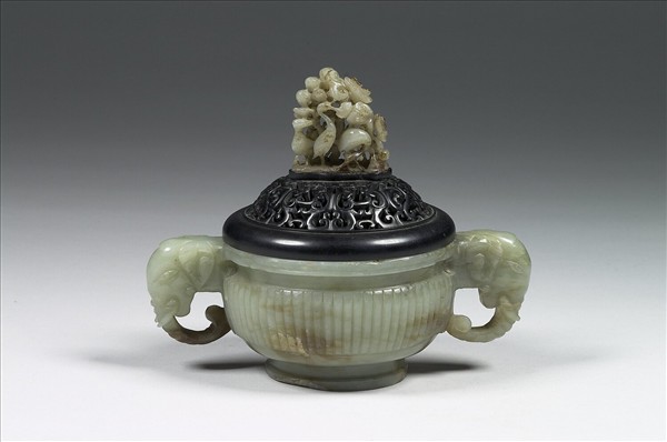 玉直紋簋形象耳爐