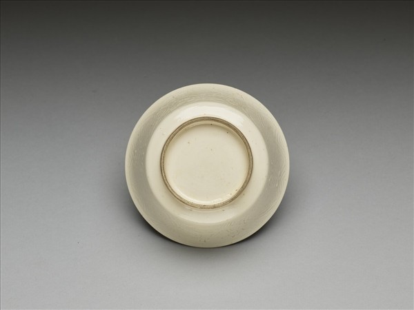 彭窯 白瓷壽字花卉紋杯