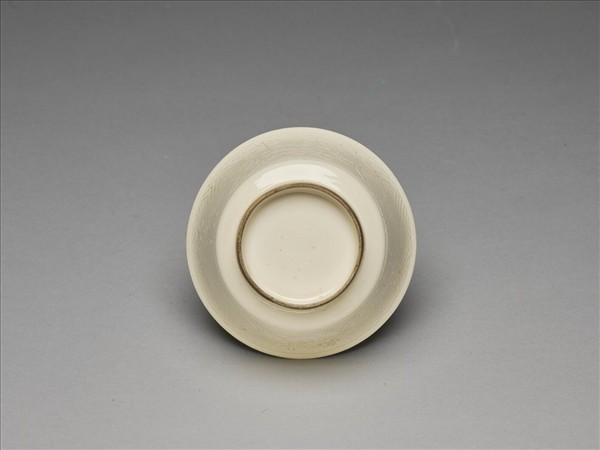 彭窯 白瓷壽字花卉紋杯