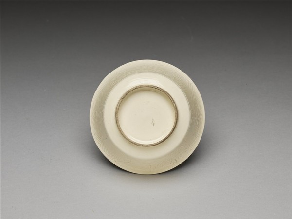 彭窯 白瓷壽字花卉紋杯