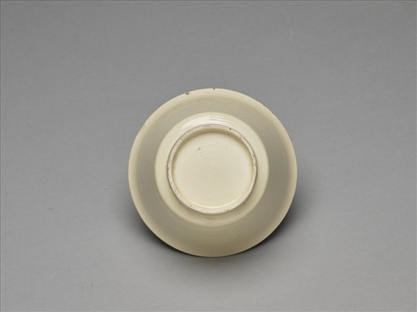 彭窯 白瓷番蓮紋杯