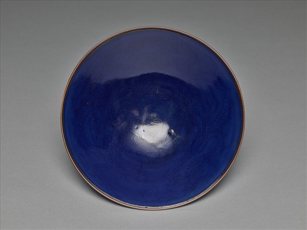 霽青釉雙龍戲珠紋碗