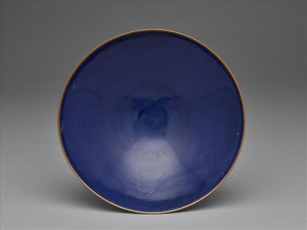 霽青釉雙龍戲珠紋碗