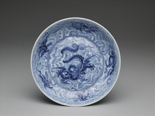 青花波濤海獸紋盤