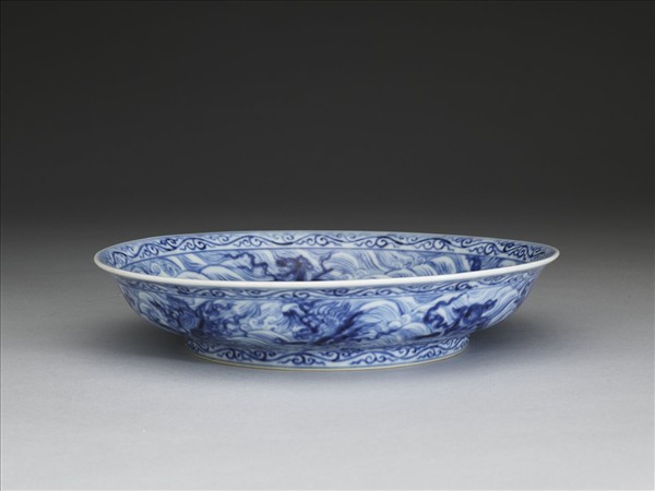青花波濤海獸紋盤