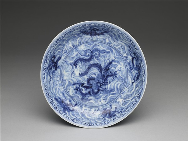 青花波濤海獸紋盤