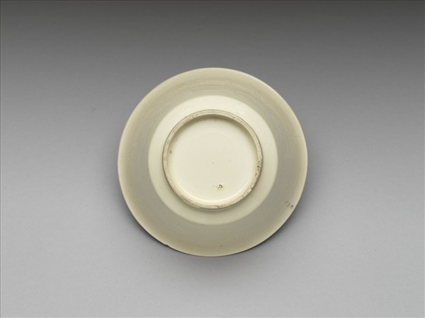 彭窯 白瓷番蓮紋杯