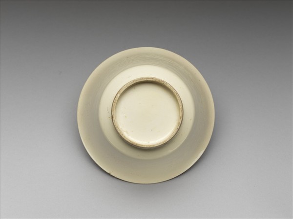 彭窯 白瓷番蓮紋杯