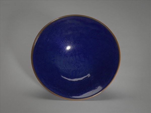 霽青釉雙龍戲珠紋碗