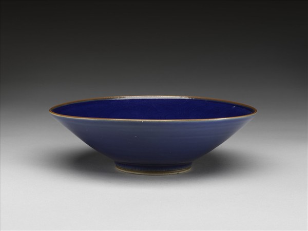 霽青釉雙龍戲珠紋碗