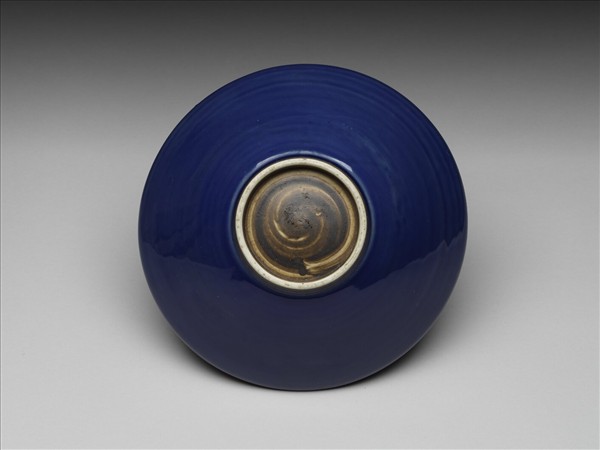 霽青釉雙龍戲珠紋碗