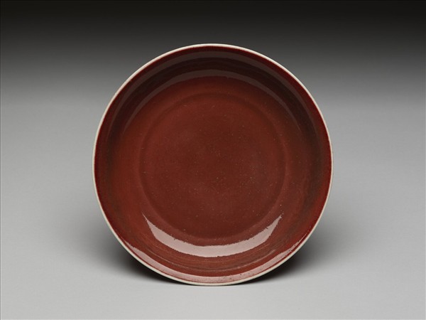 霽紅釉雲紋盤