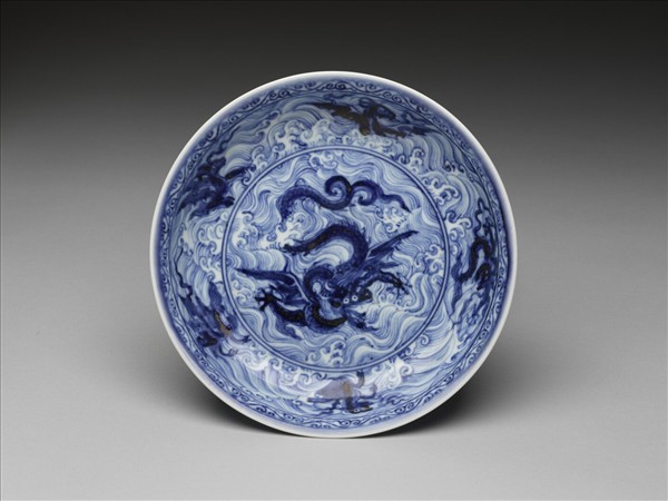 青花波濤海獸紋盤