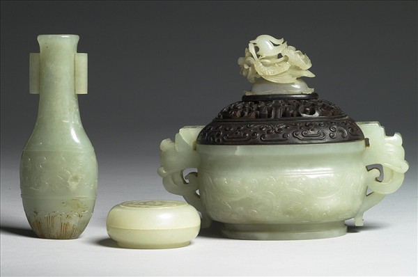 玉橢圓獸面紋爐