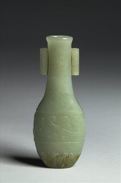 玉鳳紋貫耳瓶