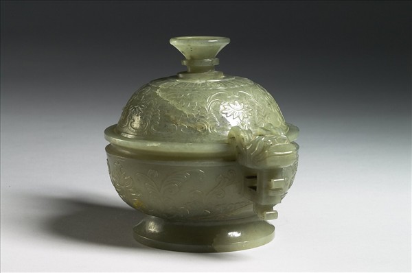 玉雕花卉龍耳爐