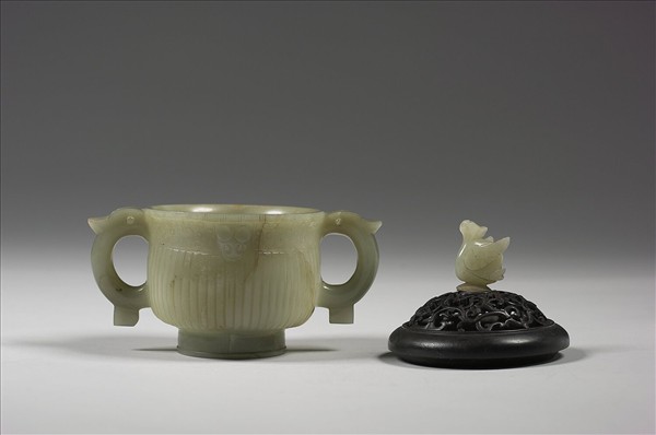 玉直棱紋簋形爐