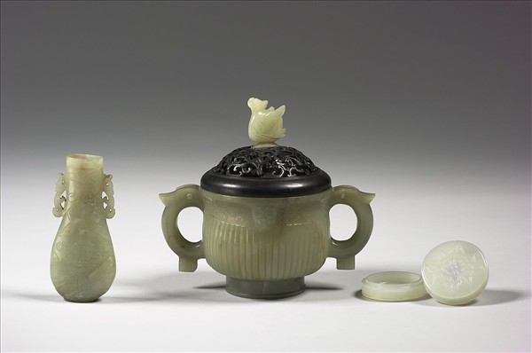 玉直棱紋簋形爐