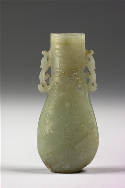 玉雕花瓶