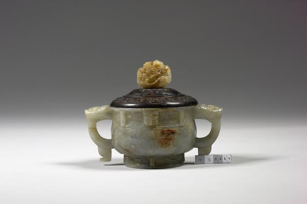 玉獸面龍耳爐- 故宮