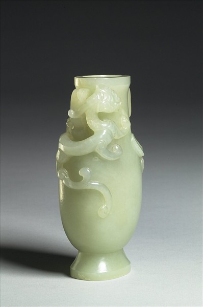 玉螭紋瓶