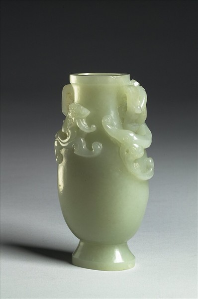 玉螭紋瓶