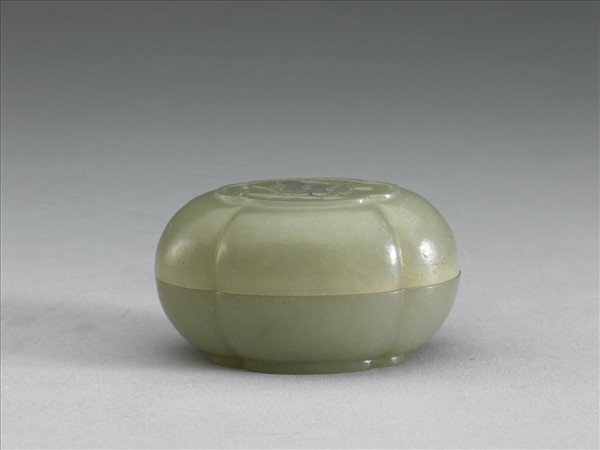 玉飛鳥紋海棠式盒