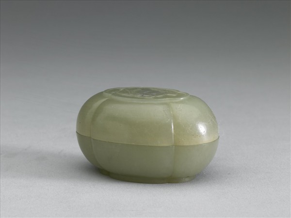 玉飛鳥紋海棠式盒